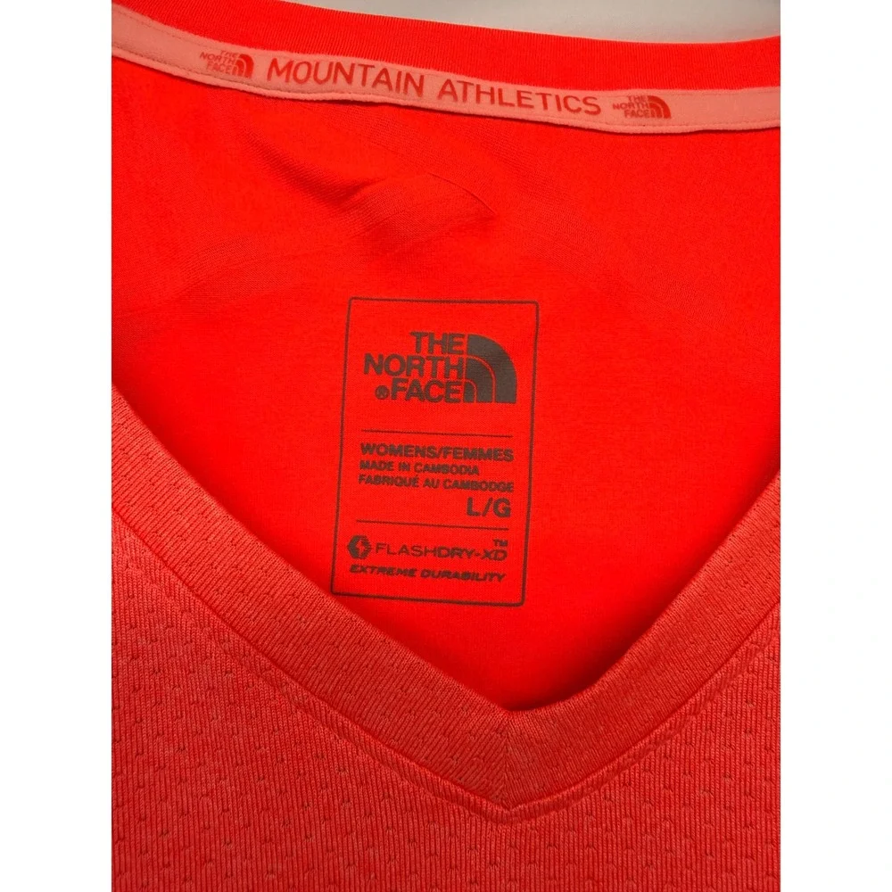 The North Face Mountain Athletics FlashDry-XD V-Neck Training Shirt NeonOrange L - Picture 2 of 5